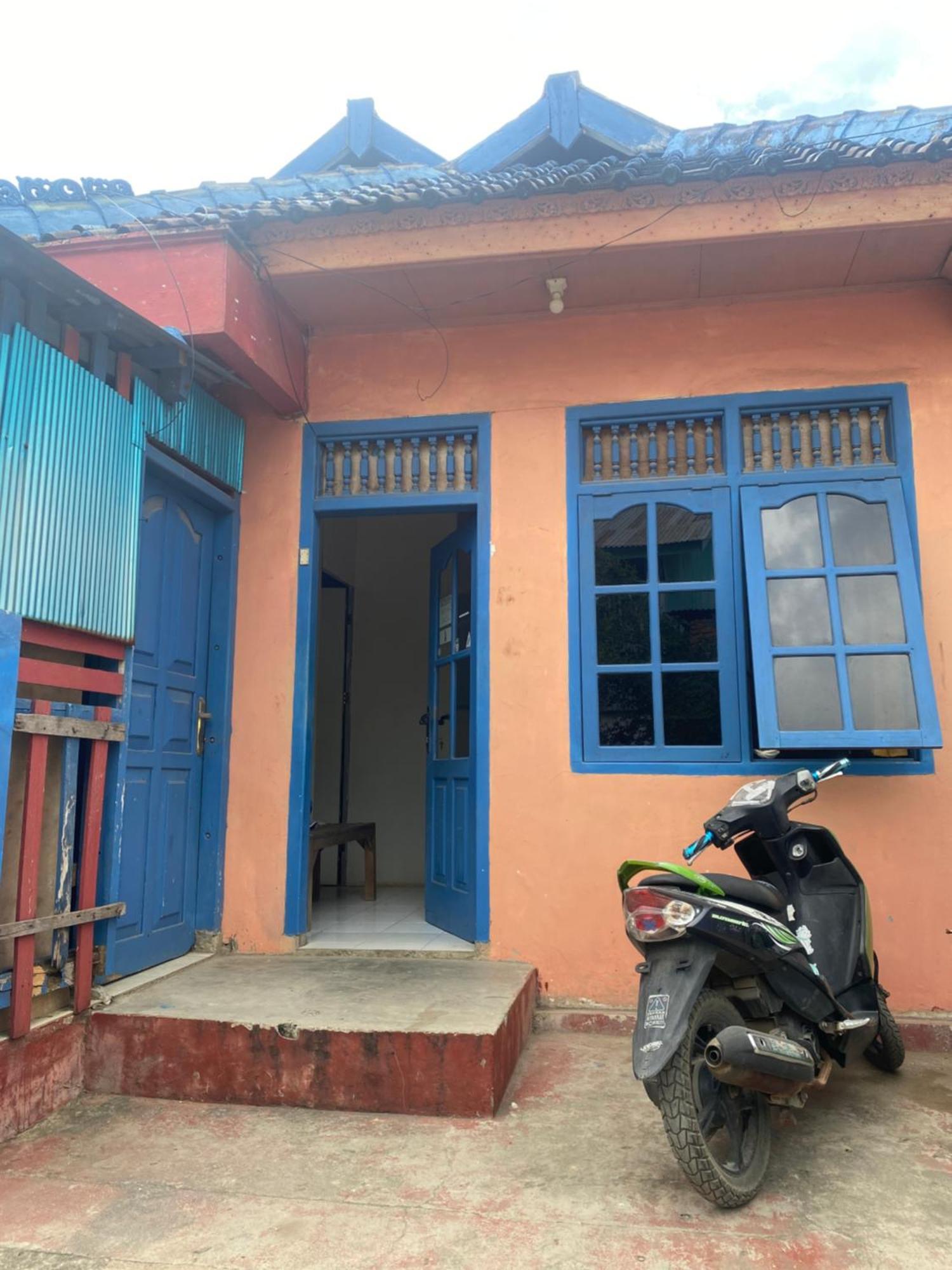 Cempaka Hostel Labuan Bajo Luaran gambar