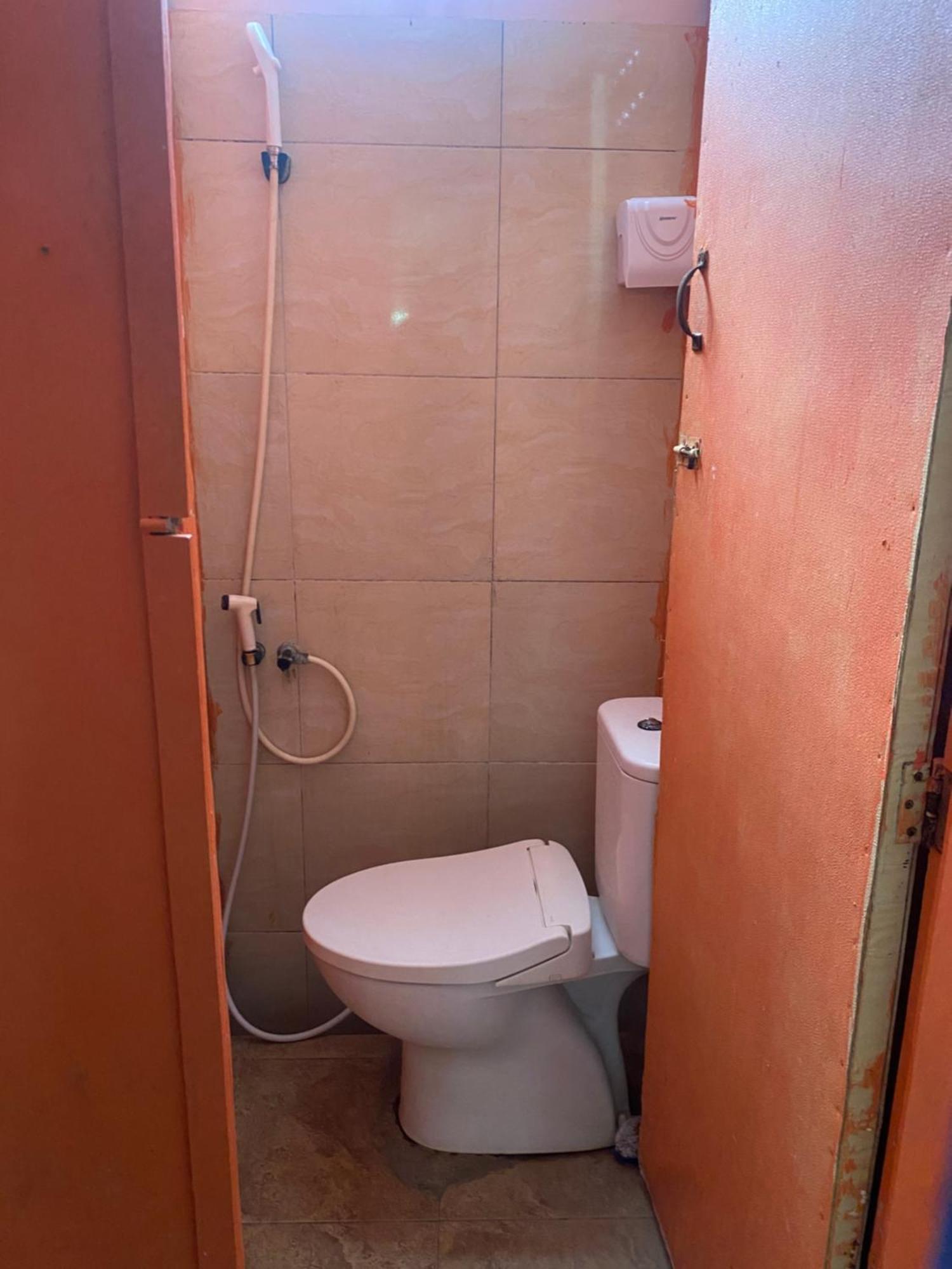 Cempaka Hostel Labuan Bajo Luaran gambar